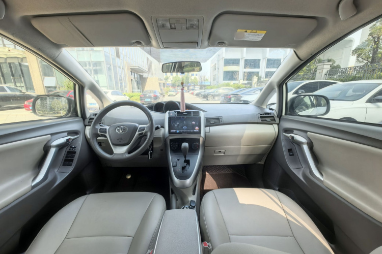 丰田 逸致 2015款 180E CVT跨界版中控内饰7014