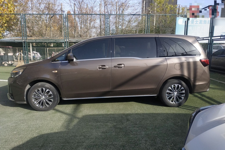 别克GL8 2023款 陆上公务舱 舒适型车身外观6003