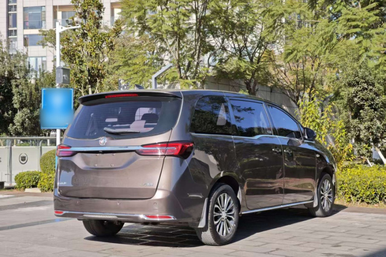 别克GL8 2023款 陆上公务舱 智享型车身外观6011