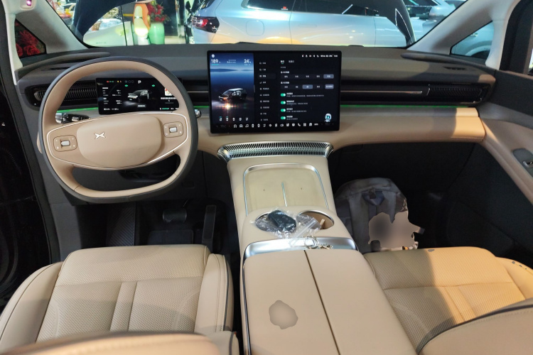 小鹏X9 2025款 650长续航 Max中控内饰12