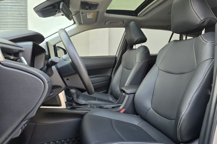 丰田 卡罗拉锐放 2023款 2.0L 精英版中控内饰7002