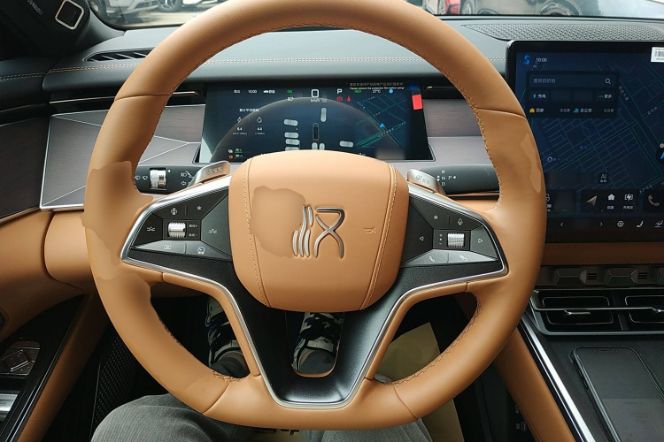 比亚迪 汉L 2025款 DM-p 四驱激光雷达旗舰型中控内饰13