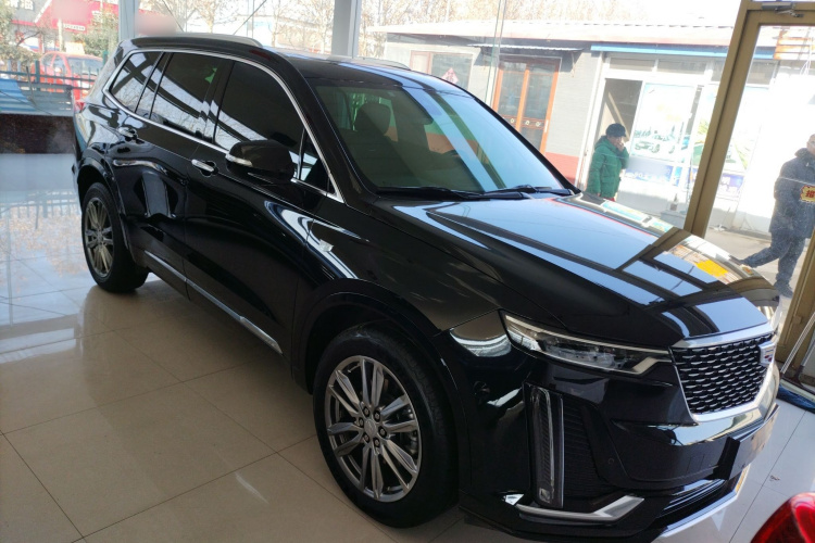凯迪拉克XT6 2022款 2.0T 七座四驱豪华型车身外观3