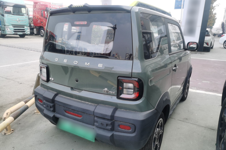 吉利银河 2025款 210km 熊猫骑士车身外观7