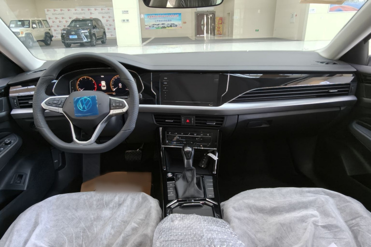 大众 帕萨特 2026款 出众款 330TSI 精英版中控内饰7001