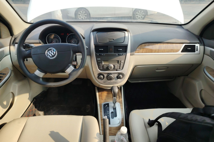 别克 凯越 2015款 1.5L 自动经典型中控内饰12