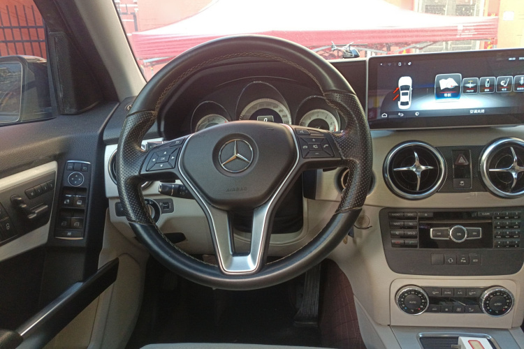 奔驰GLK级 2014款 GLK 260 4MATIC 动感型中控内饰13