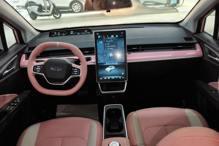 哪吒汽车 哪吒V 2021款 魔女版中控内饰12