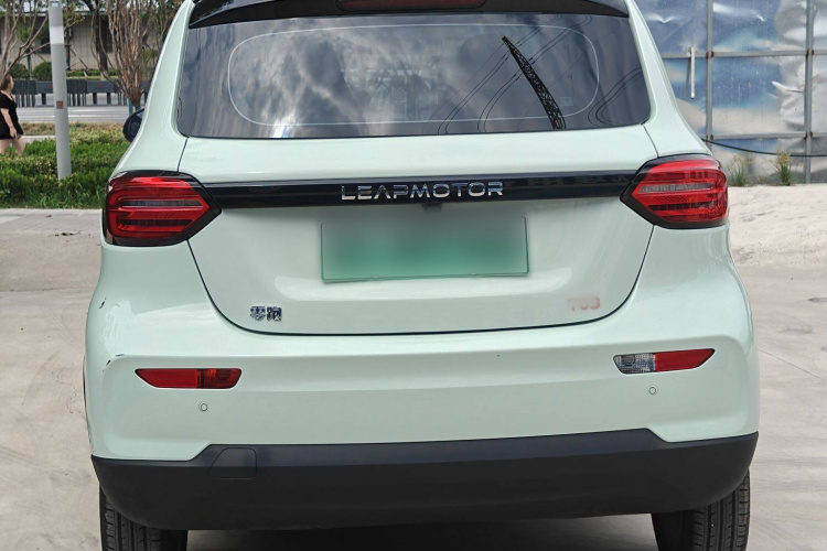 零跑汽车 零跑T03 2024款 403舒享版车身外观6008