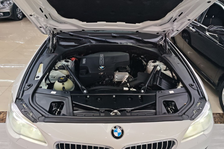 宝马5系 2017款 525Li 领先型机舱底盘24