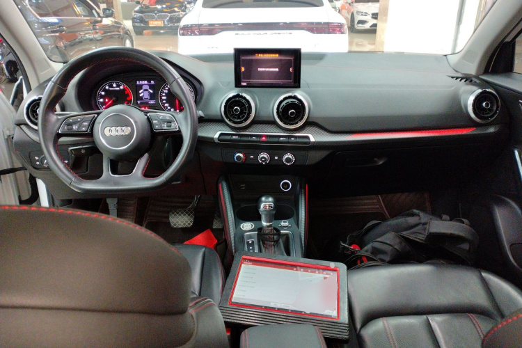 奥迪Q2L 2022款 35 TFSI 进取动感型中控内饰7002