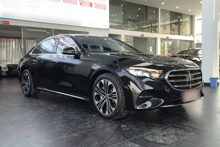 奔驰E级新能源 2024款 E 350 e L 插电式混合动力运动轿车车身外观6003