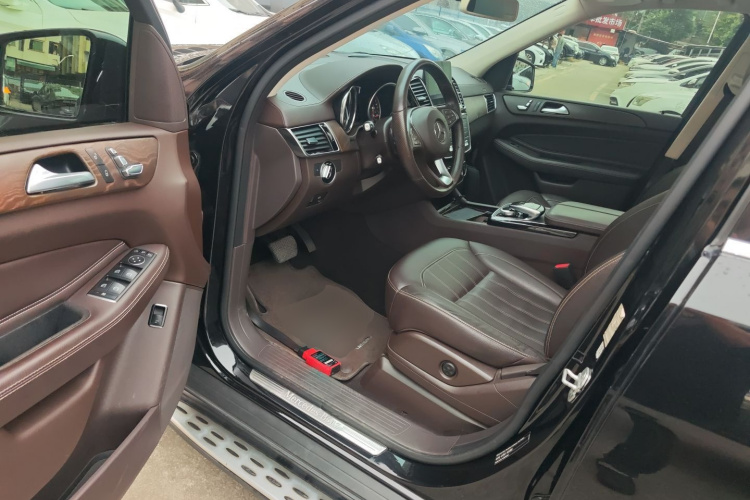 奔驰GLE 2017款 GLE 400 4MATIC中控内饰20