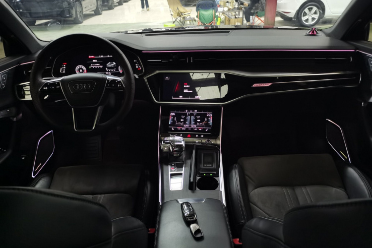 奥迪A6L 2023款 改款 45 TFSI quattro 臻选动感型中控内饰7002