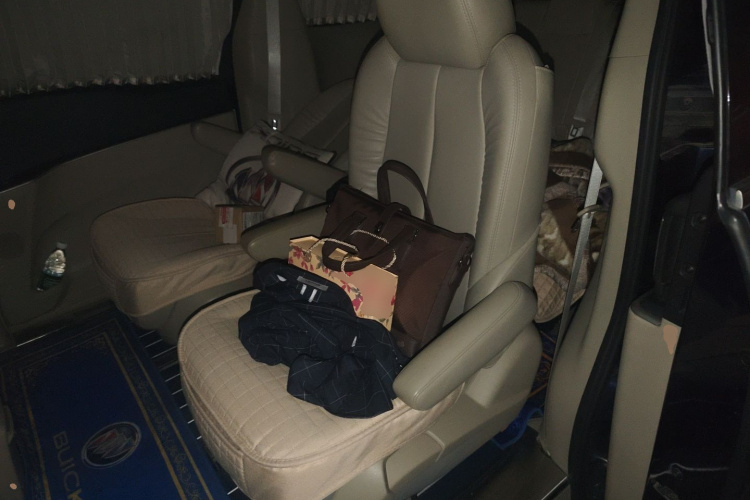 别克GL8 2017款 25S 豪华型 国V中控内饰21