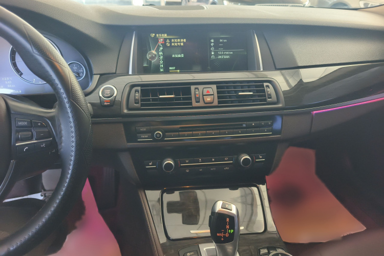 宝马5系 2014款 525Li 豪华设计套装中控内饰7003