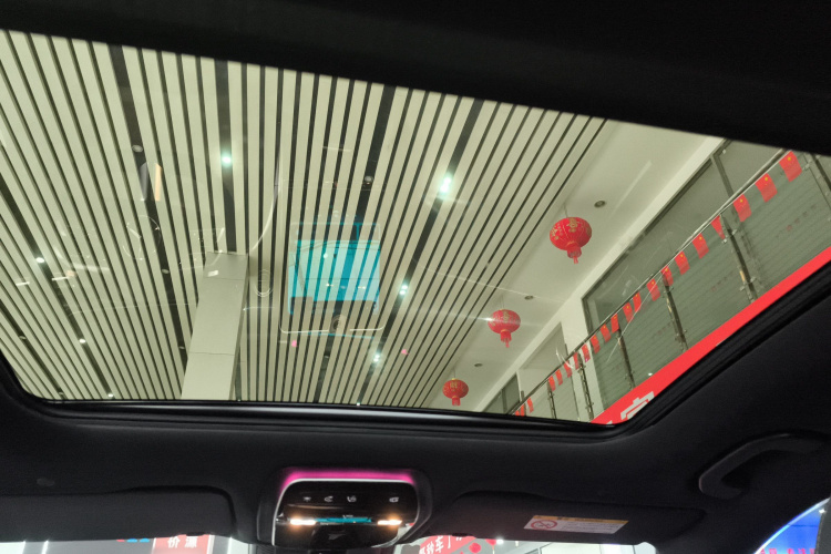 奔驰C级 2024款 改款 C 260 L 皓夜运动版中控内饰22