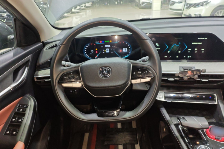 长安 逸动 2024款 PLUS 蓝鲸NE 1.4T GDI DCT高能版局部细节13