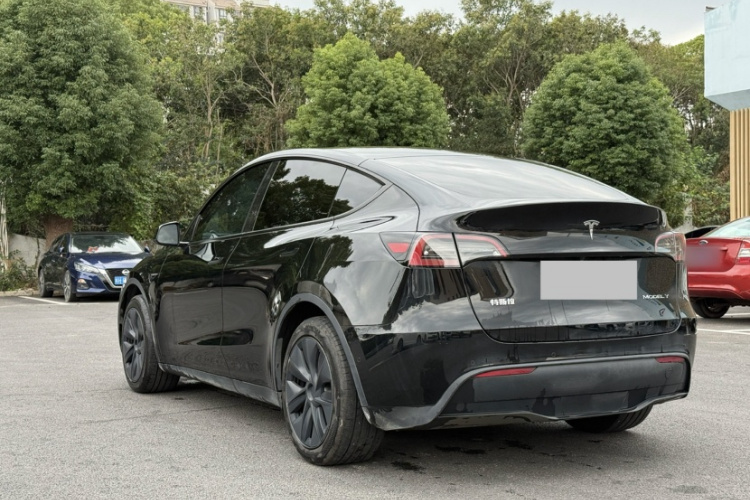 特斯拉 Model Y 2023款 后轮驱动版车身外观6002