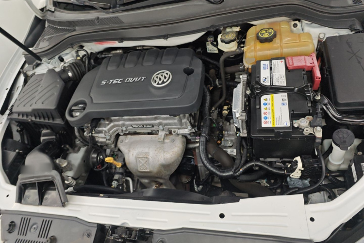 别克 英朗 2015款 15N 自动精英型机舱底盘24