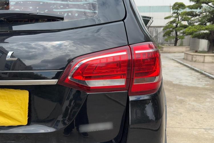 哈弗H6 2017款 改款红标 运动版 1.5T 自动两驱豪华型车身外观9