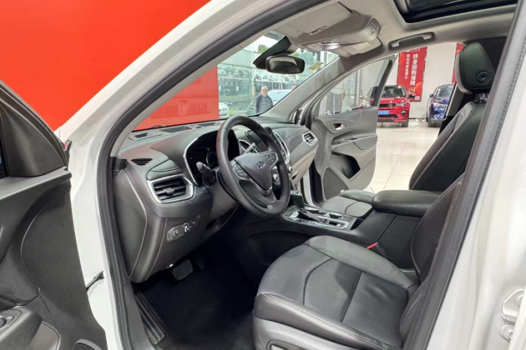 雪佛兰 探界者 2018款 550T 自动四驱捍界版车身外观6003