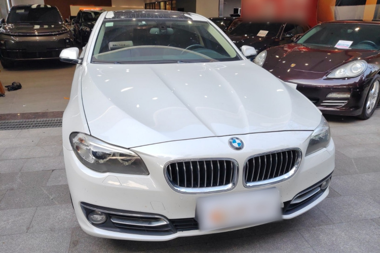 宝马5系 2014款 525Li 豪华设计套装车身外观2