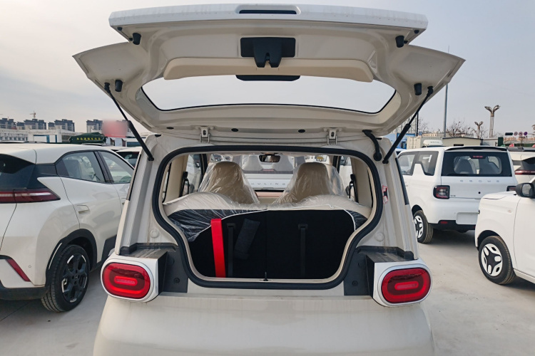 五菱汽车 宏光MINIEV 2024款 第三代 215km 青春版机舱底盘23