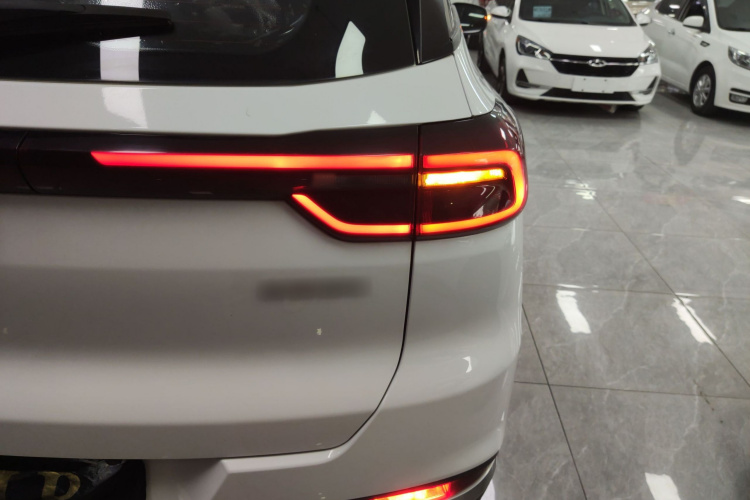 奇瑞 瑞虎7 2020款 1.5T 手动精英型车身外观9