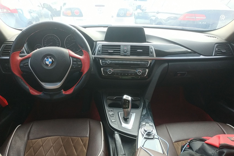 宝马3系 2016款 320Li 时尚型中控内饰12