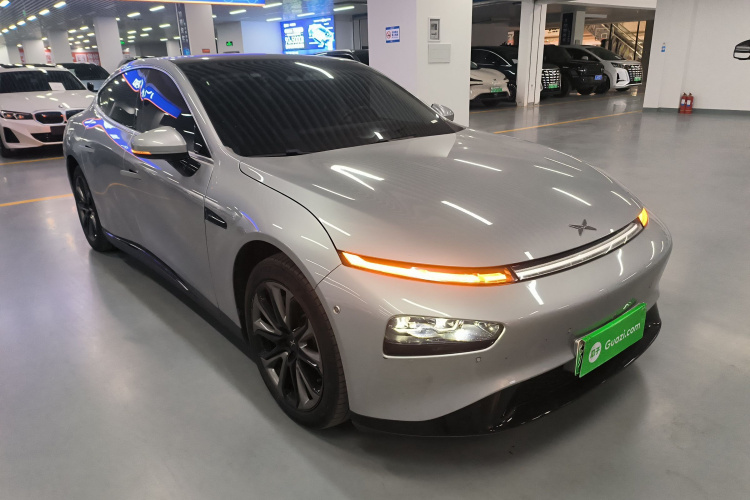 小鹏P7 2022款 480E车身外观3