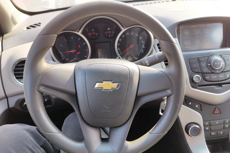 雪佛兰 科鲁兹 2013款 1.6L SL MT中控内饰13