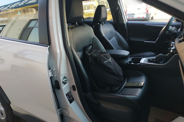丰田 RAV4荣放 2023款 2.0L CVT两驱都市版局部细节41