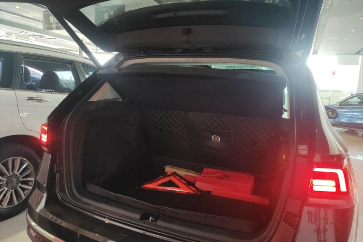 大众 途岳 2020款 改款  330TSI 四驱旗舰版 国VI机舱底盘23