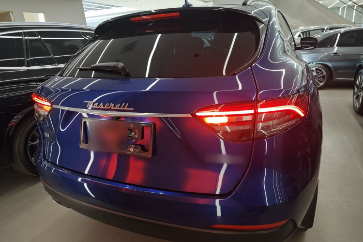 玛莎拉蒂 Levante 2021款 3.0T 标准版车身外观6004