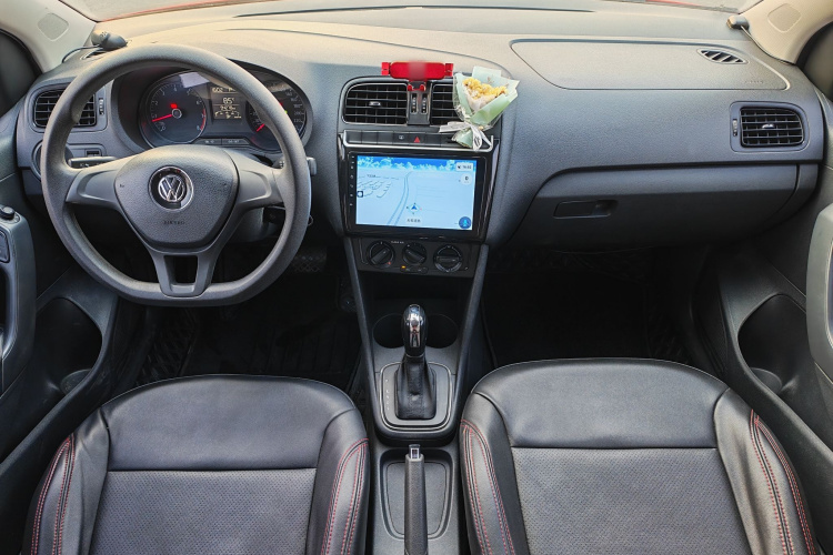 大众 Polo 2016款 1.4L 自动风尚型中控内饰7005
