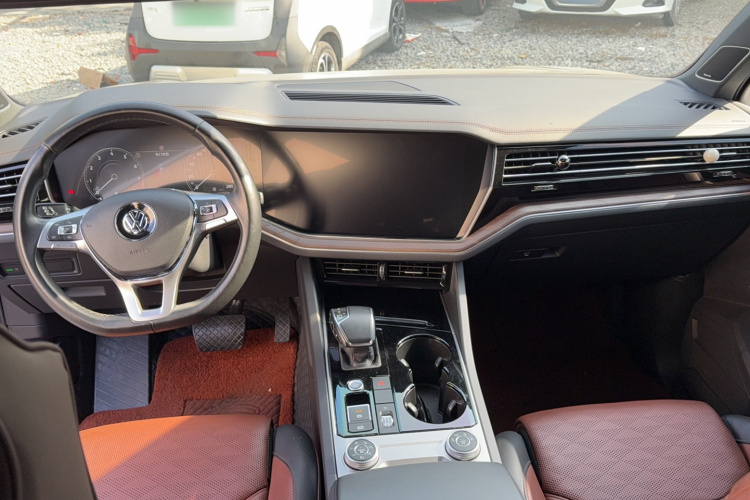 大众 途锐 2019款 3.0TSI 锐智版 国VI中控内饰7003