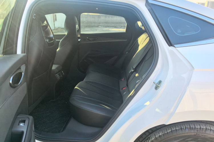 比亚迪 海豹06新能源 2024款 DM-i 120KM尊荣型中控内饰7004