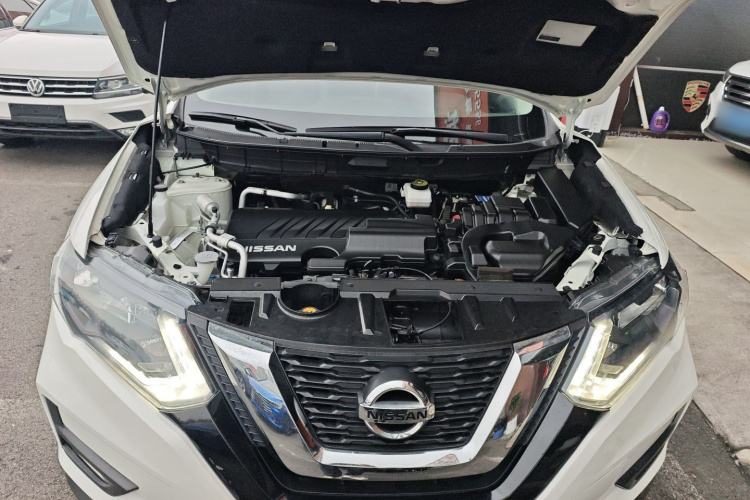 日产 奇骏 2021款 2.0L CVT 2WD XL ITS舒适纪念版机舱底盘24