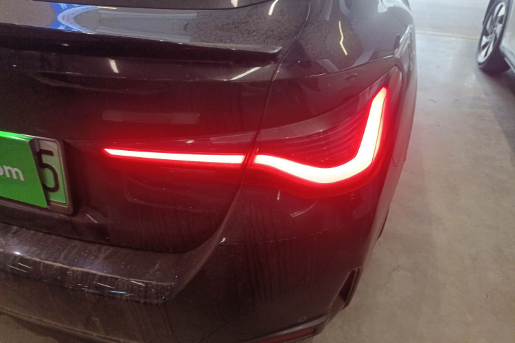 宝马i4 2023款 eDrive35车身外观6006