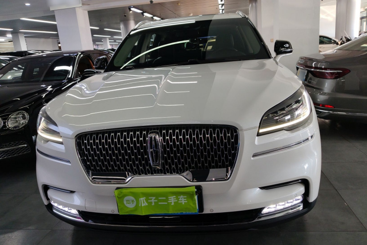 林肯 飞行家 2022款 3.0T V6 四驱尊享版车身外观2