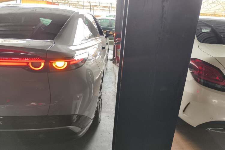 马自达EZ-6 2024款 纯电600智尊版车身外观9