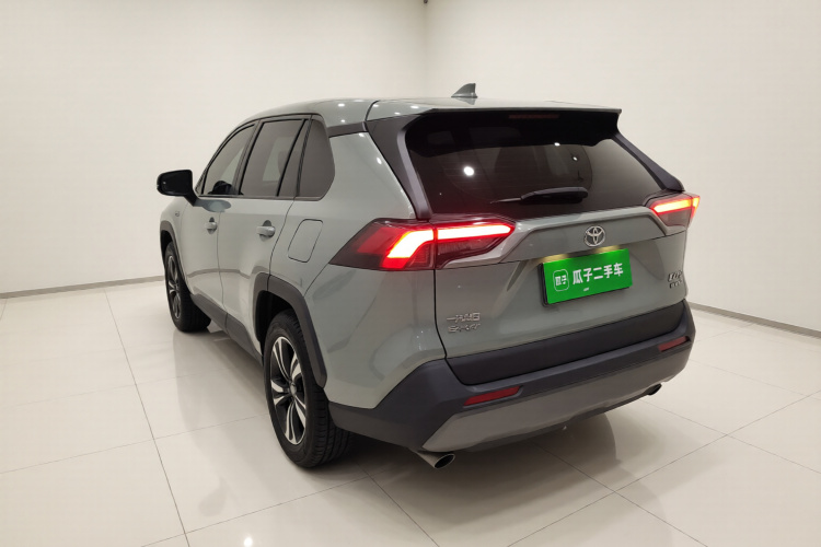 丰田 RAV4荣放 2020款 双擎 2.5L E-CVT四驱精英PLUS版车身外观5
