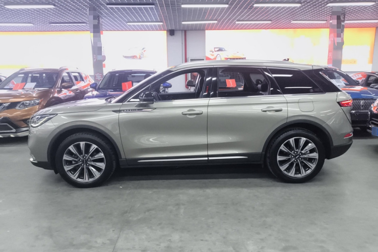 林肯 冒险家 2022款 改款 2.0T 两驱尊雅版车身外观6003