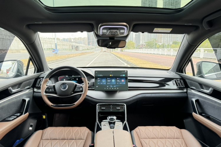 比亚迪 唐新能源 2021款 DM-i 112KM 尊贵型中控内饰7001