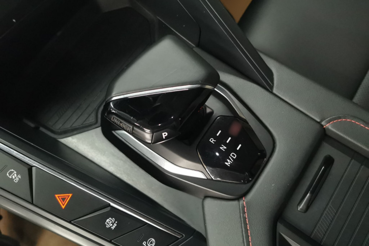 领克06 2020款 1.5T 耀Halo局部细节18