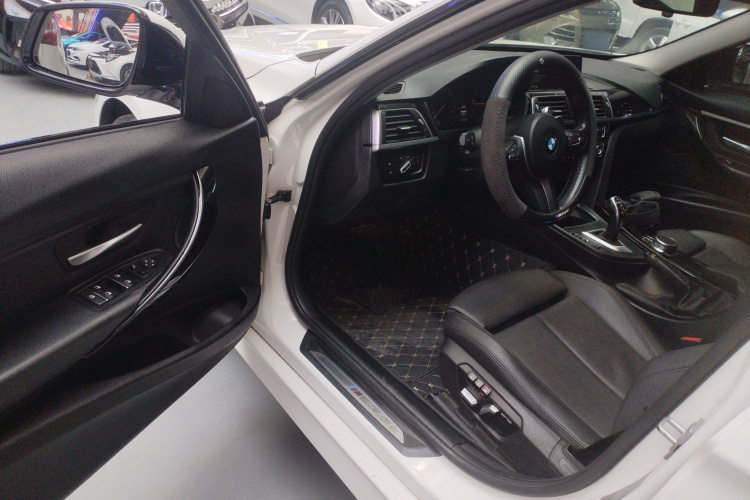 宝马3系 2018款 320Li 领先型M运动套装中控内饰20