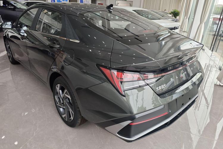 现代 伊兰特 2023款 1.5L CVT LUX尊贵版车身外观6002