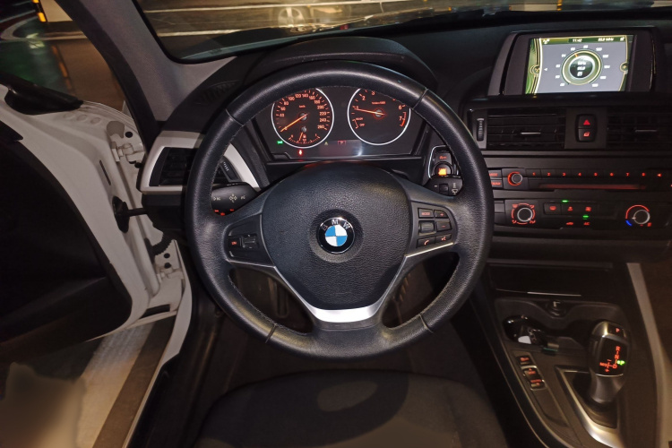 宝马1系(进口) 2013款 改款 116i 领先型局部细节13