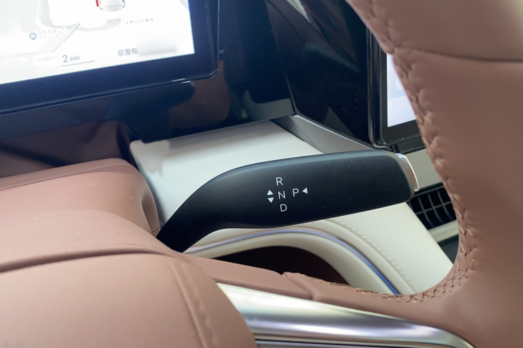 比亚迪 夏 2025款 DM-i 1.5T 180km 卓越型局部细节18